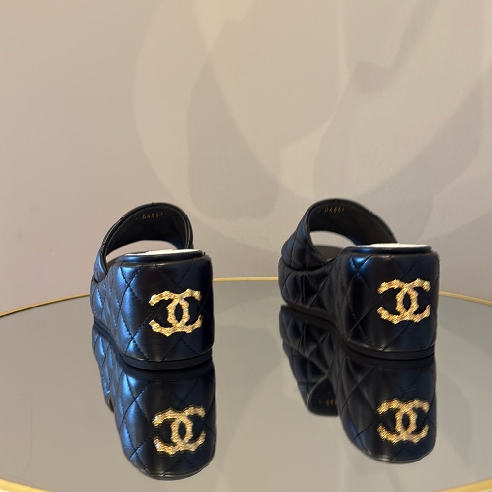 CHANEL 24P Dad Quilted Leather Platform Wedge CC interlocking slides mules 37.5 - Picture 7 of 17